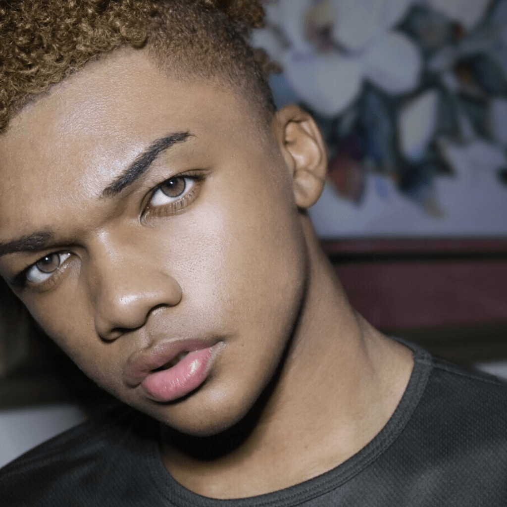 Natural Colors Ocre colored contacts by Solotica